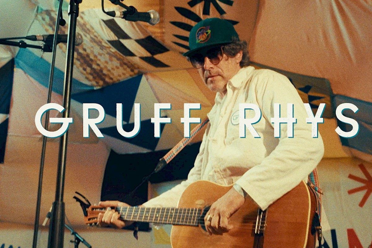 Watch Gruff Rhys at Green Man Festival